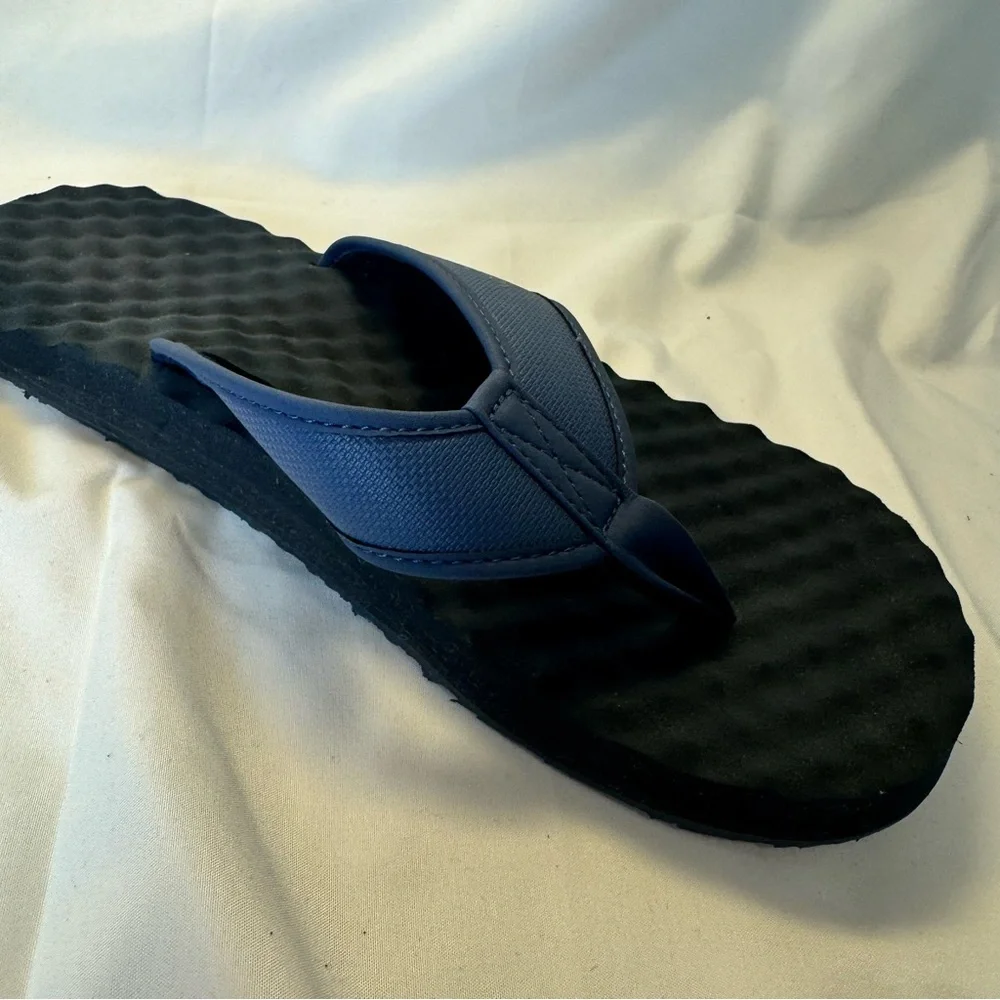 The North Face Men’s Navy and Black Flip-Flop Sandals